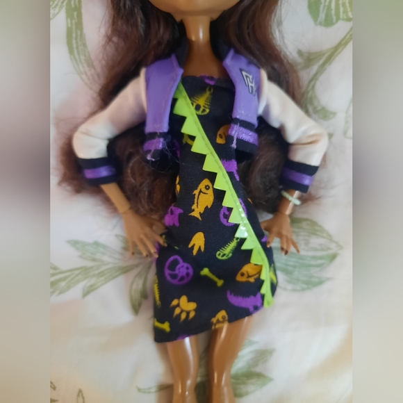 Monster High Doll- Clawdeen Freaky Field Trip - Picture 3 of 4